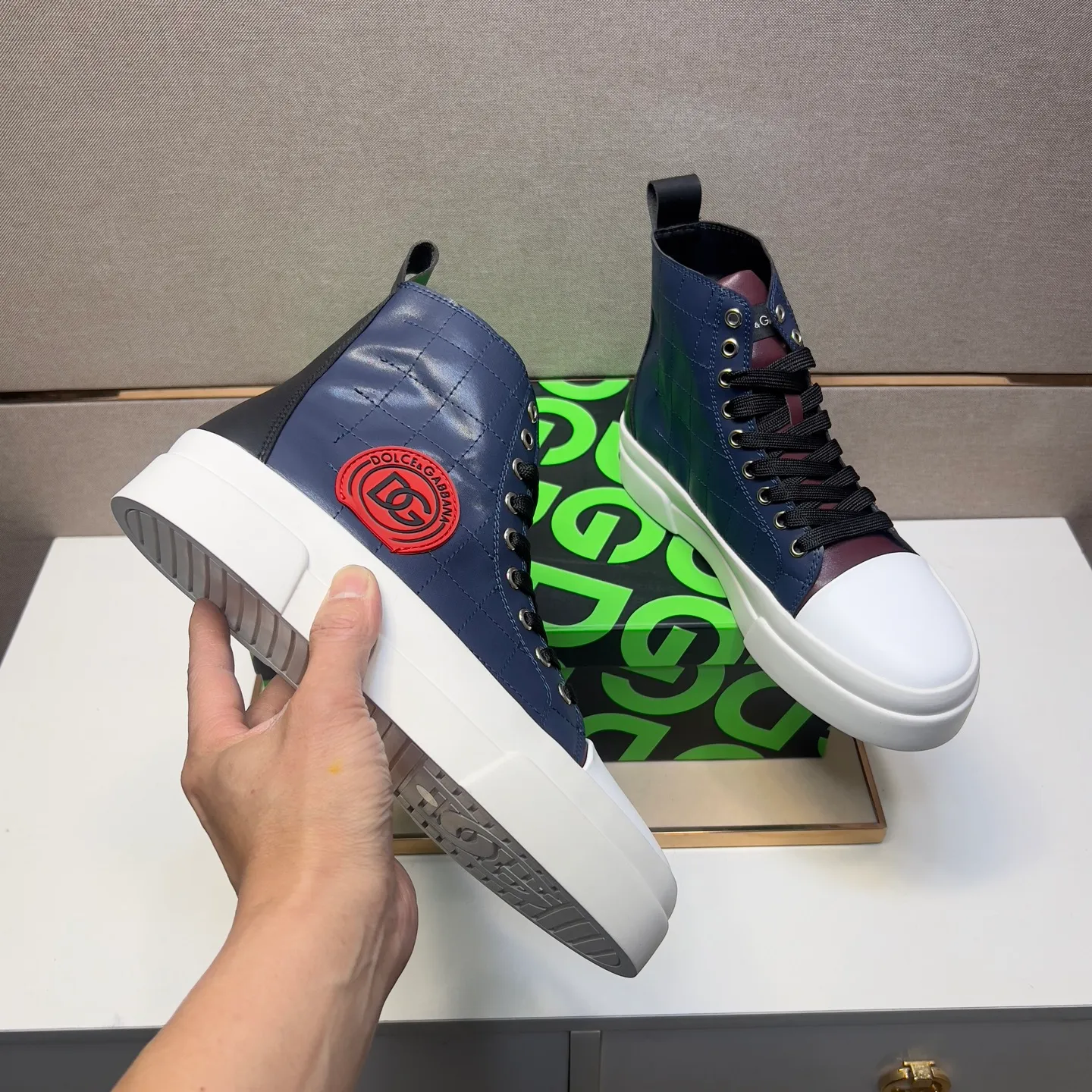 ⬛️Men's shoes 💰p440【DG～】Men's casual high-top shoes 2025z cabinet sales simultaneously 🔶Size: 38-44#️⃣ 🔷1 color🔜The upper is made of multi-material splicing ➕Genuine leather lining, comfortable and breathable, sole: original comfortable and wear-resistant outsole, ⚠️real thing📱photographed🎬real thing is better📢📢📢